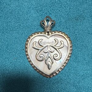 ❤️Valentine ready! Ross-Simons Silver Heart Pendant with Intricate Design